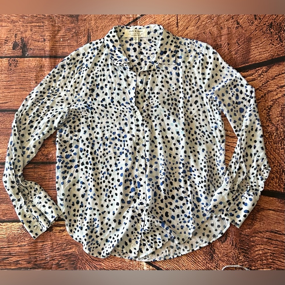 Cloth & Stone Blue‎ and White Button Down Shirt - Picture 3 of 10